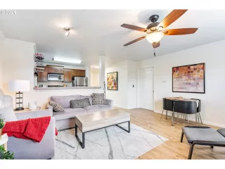 Photo #6: 24169468 Listing 