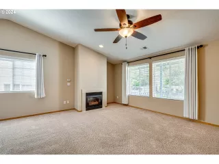 Photo #5: 24171239 Listing