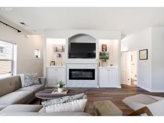 Photo #2: 24171266 Listing