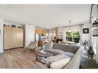 Photo #5: 24171266 Listing