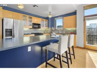 Photo #4: 24171796 Listing