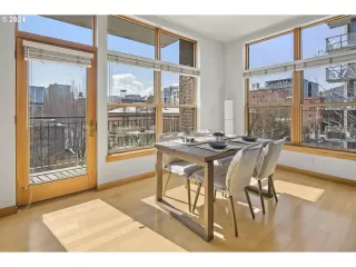 Photo #6: 24171796 Listing