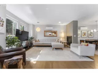 Photo #6: 24174313 Listing