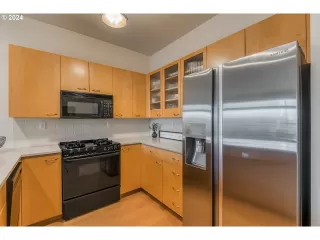 Photo #4: 24175025 Listing