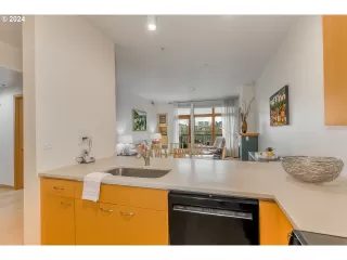 Photo #5: 24175025 Listing