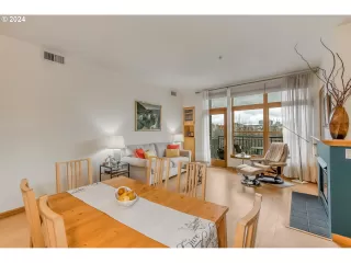 Photo #6: 24175025 Listing