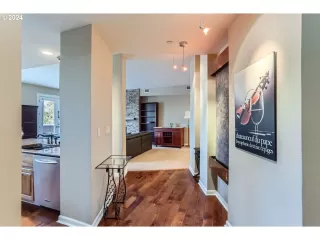 Photo #2: 24175054 Listing