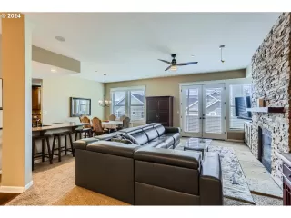 Photo #4: 24175054 Listing