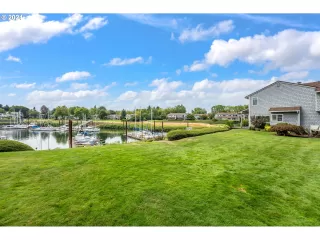 More Details about MLS # 24175119 : 540 N HAYDEN BAY DR