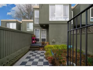 Photo #2: 24176564 Listing 