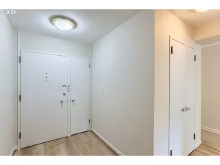 Photo #4: 24177472 Listing