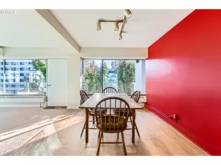 Photo #5: 24177472 Listing