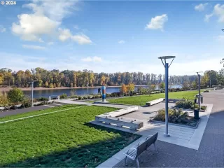 Photo #5: 24177539 Listing 