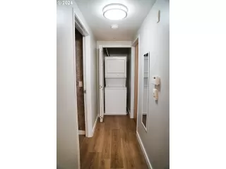 Photo #5: 24178468 Listing