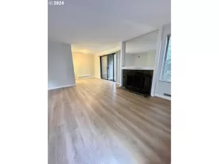 Photo #4: 24178617 Listing 