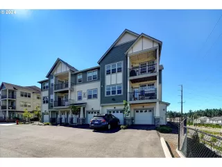 Photo #2: 24178716 Listing