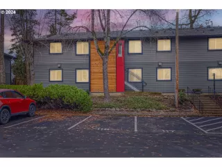 Photo #1: 24179392 Listing