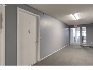 Photo #2: 24179559 Listing