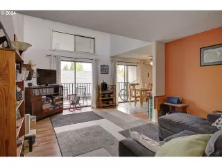 Photo #5: 24179559 Listing