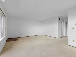 Photo #1: 24180237 Listing 