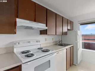 Photo #3: 24180237 Listing 