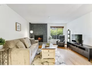 Photo #4: 24181373 Listing 