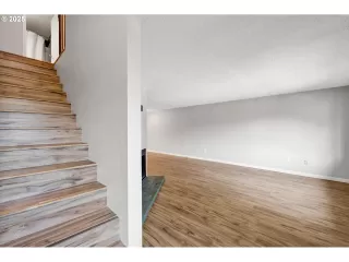 Photo #3: 24181518 Listing