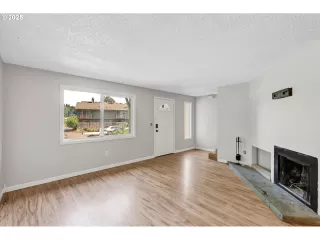 Photo #6: 24181518 Listing