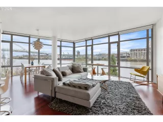 Photo #4: 24182579 Listing 