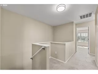 Photo #5: 24182838 Listing