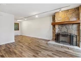 Photo #2: 24182957 Listing