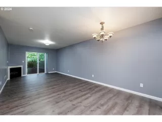 Photo #3: 24183777 Listing