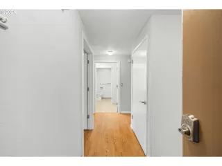 Photo #5: 24184014 Listing 