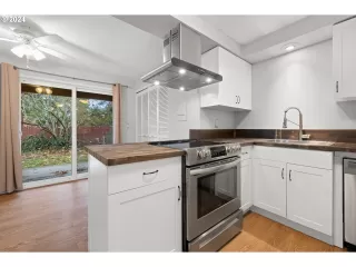 Photo #6: 24184014 Listing 