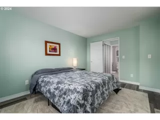 Photo #2: 24184976 Listing