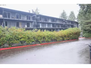 Photo #2: 24186480 Listing