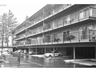 Photo #3: 24186480 Listing