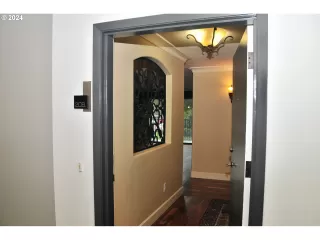 Photo #5: 24186480 Listing