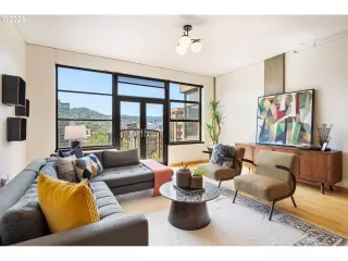 Photo #4: 24187035 Listing 