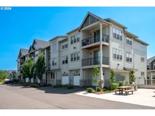 Photo #2: 24187242 Listing