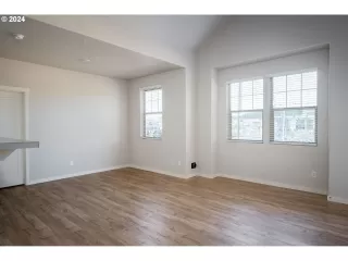 Photo #6: 24187242 Listing