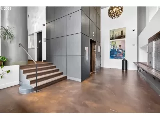 Photo #1: 241876579 Listing 