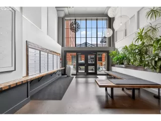 Photo #2: 241876579 Listing 