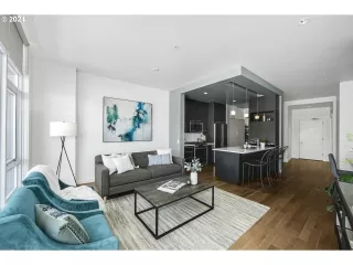 Photo #6: 24187846 Listing