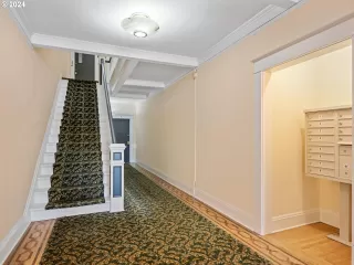 Photo #2: 24189252 Listing