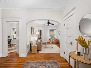 Photo #4: 24189252 Listing