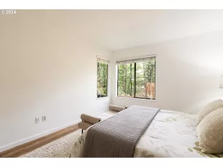 Photo #6: 24189652 Listing 