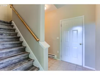 Photo #5: 24189769 Listing