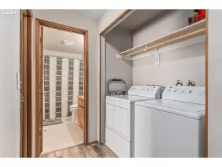 Photo #1: 24189939 Listing 