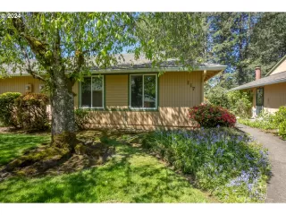 Photo #2: 24189939 Listing 